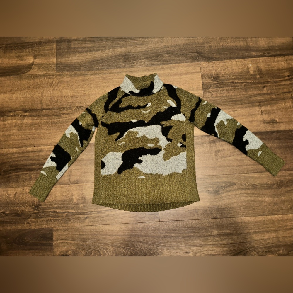 beachlunchlounge Camo mock neck Sweater Jumper Top XS SAKS 5th Ave Nordstrom - Picture 4 of 6